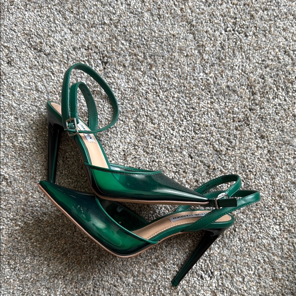 Steve Madden Green Slingback Heels with Pointed Toe
